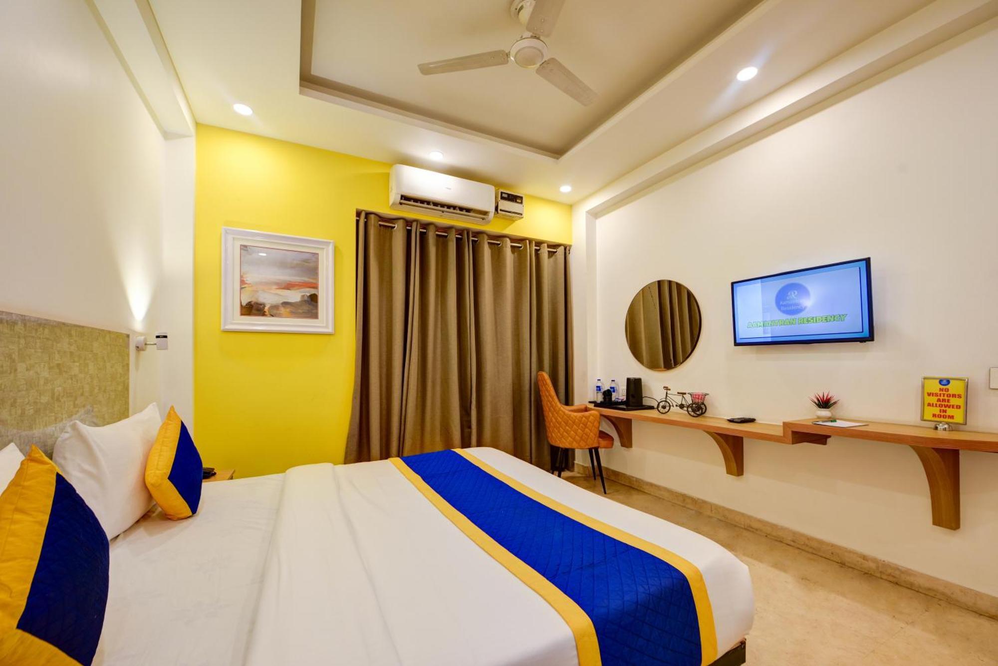 Aamantran Residency Hotel, Sohna Road, Sector 49, Gurugram Gurgaon Exterior photo