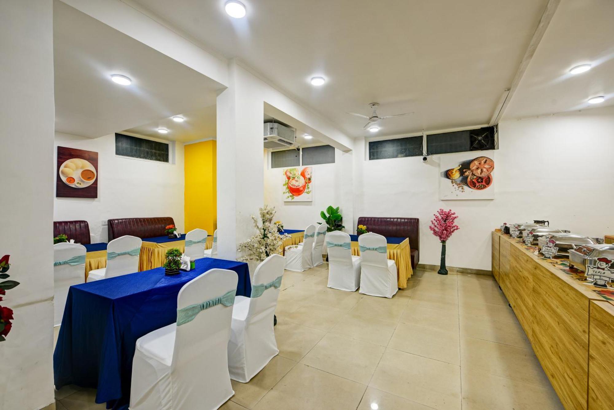 Aamantran Residency Hotel, Sohna Road, Sector 49, Gurugram Gurgaon Exterior photo