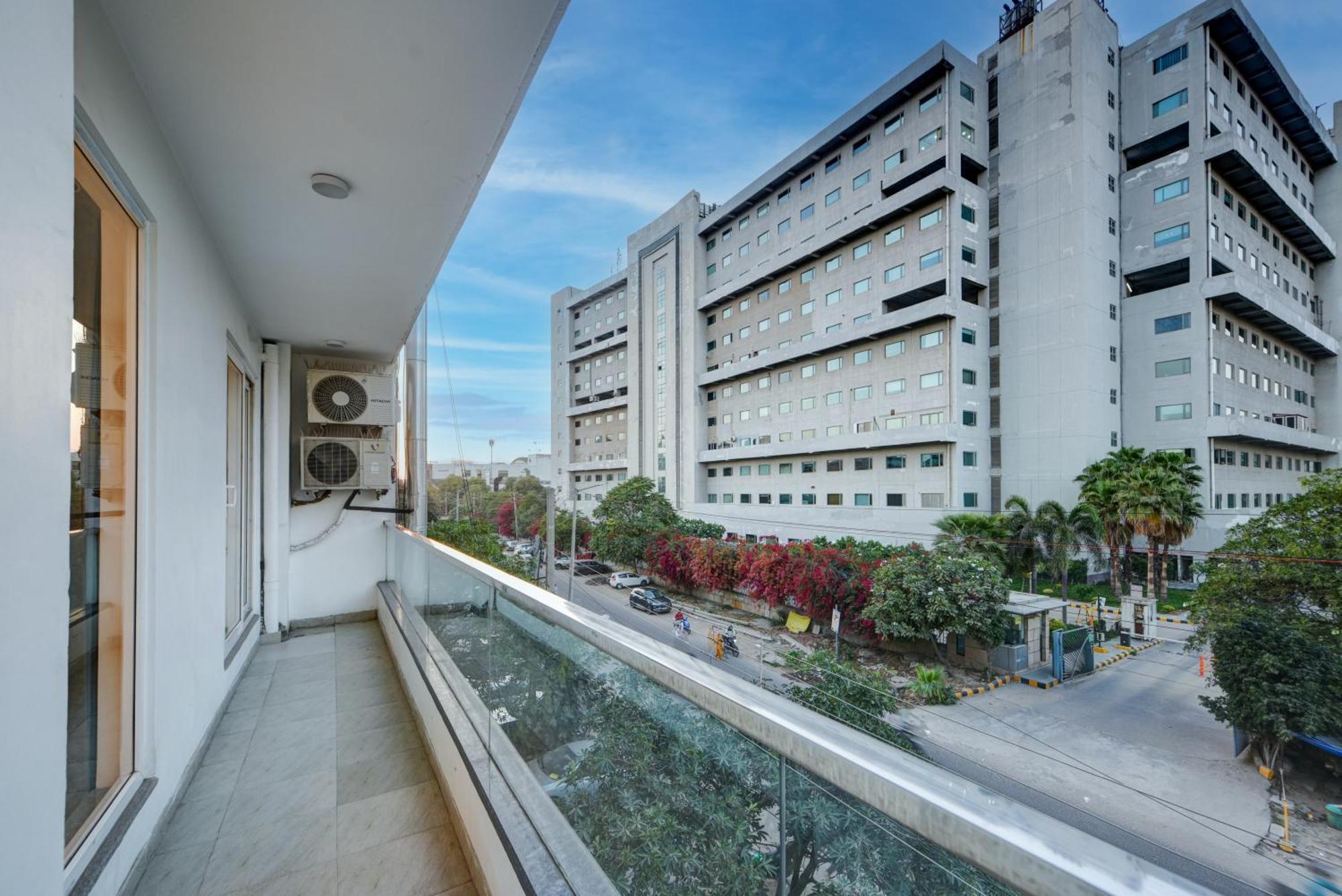 Aamantran Residency Hotel, Sohna Road, Sector 49, Gurugram Gurgaon Exterior photo