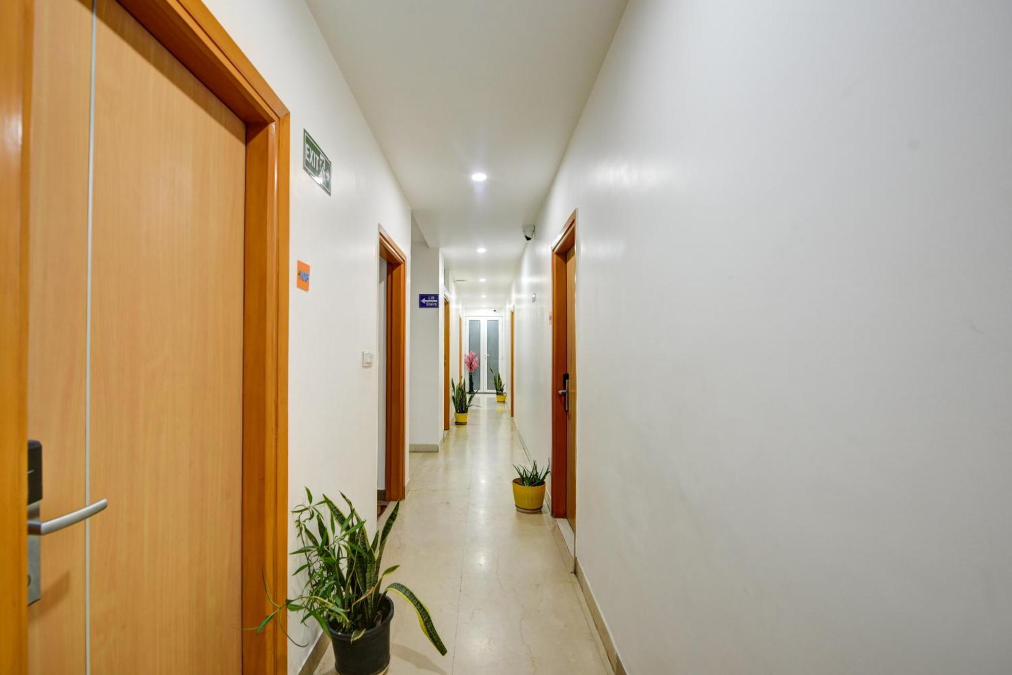 Aamantran Residency Hotel, Sohna Road, Sector 49, Gurugram Gurgaon Exterior photo